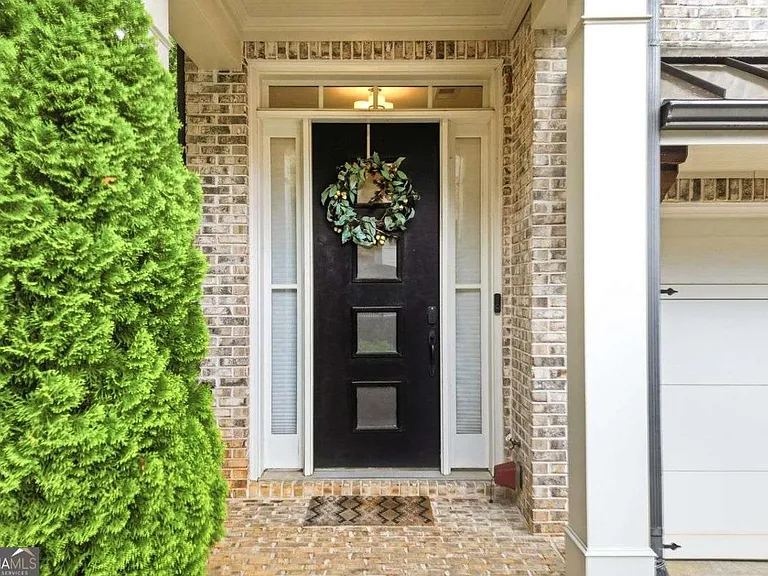 826 Canterbury Overlook — Photo 2