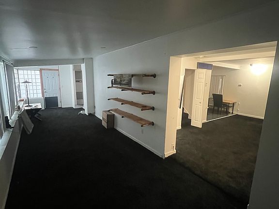 4th image of 17655 W Outer Dr