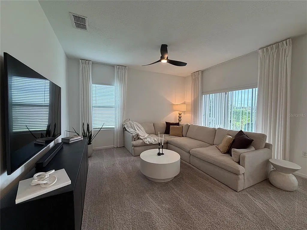 4 bed, 2.0 bath, 1802 sqft, $2,750 — Photo 3