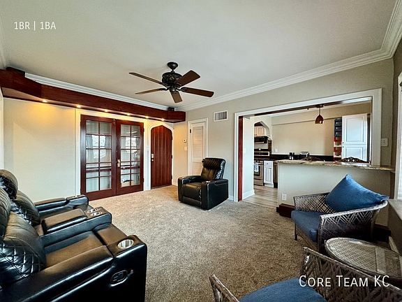 4th image of 702 W 48th St #301