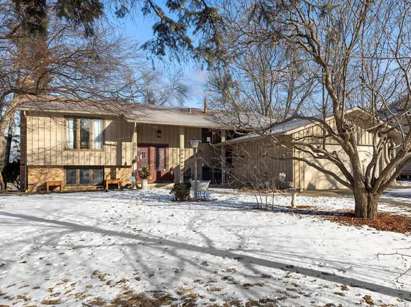 8716 Hopewood Ln N, Minneapolis, MN 55427