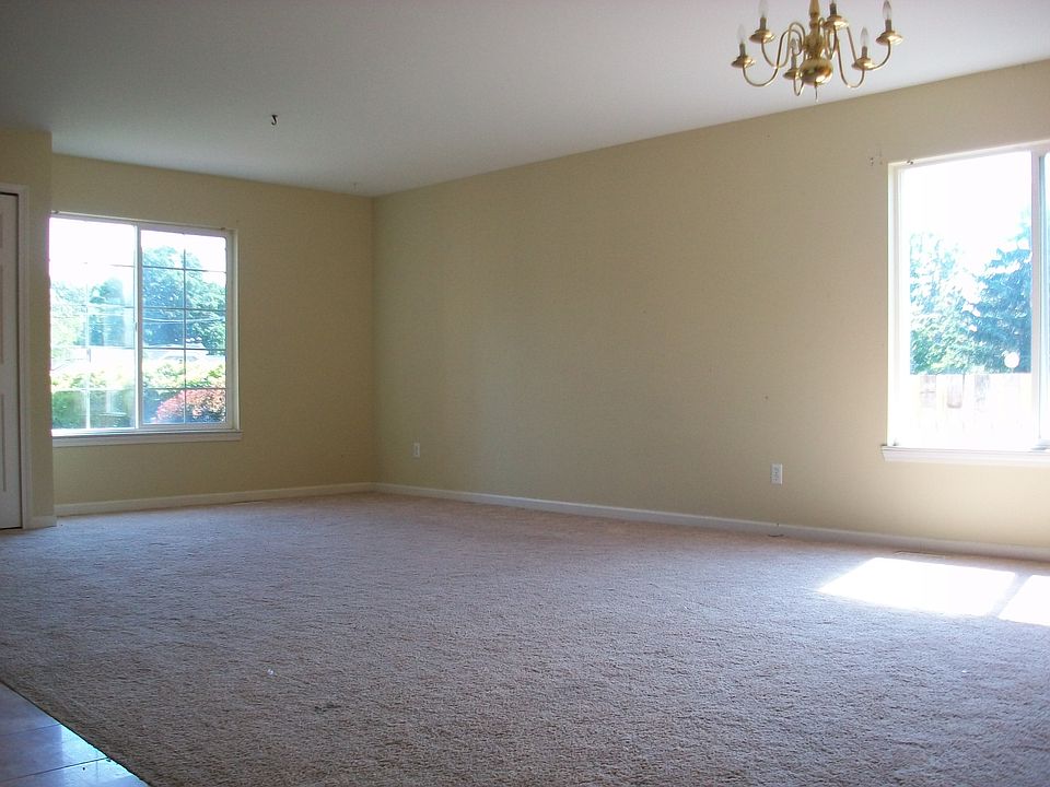 2nd image of 42397 Utica Rd
