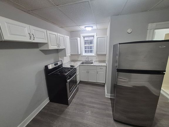3rd image of 609 McKinney Ave