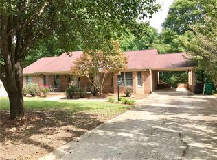 3402 Rolling Rd, High Point, NC 27265