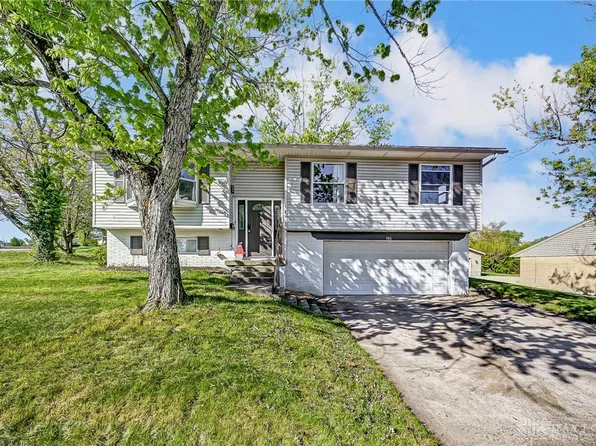 186 Golfwood Dr, West Carrollton, OH 45449