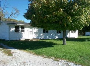 102 8th St APT B, New Market, IN 47965