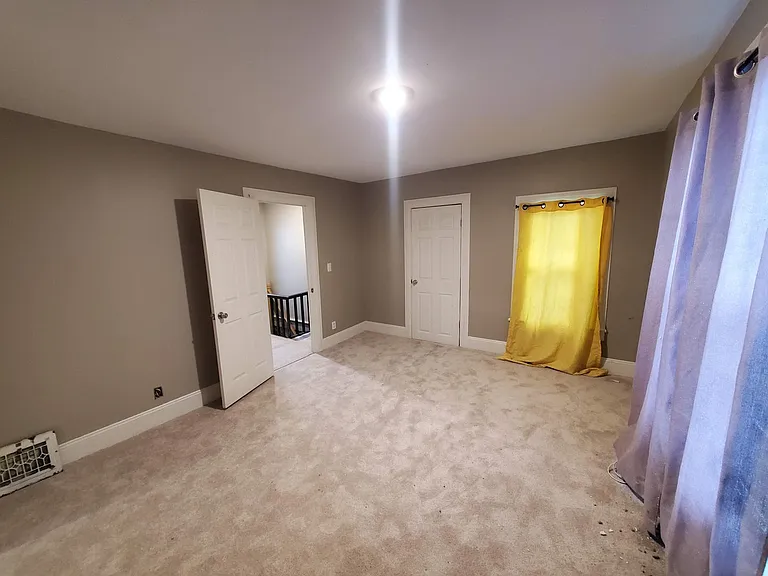 385 Ames St — Photo 14