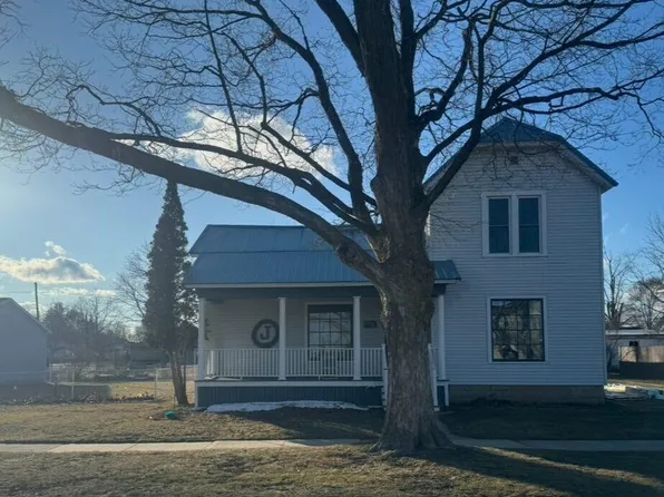 519 N Main St, Evart, MI 49631