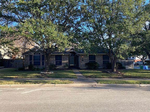 2nd image of 907 Clarence Bohls Ln