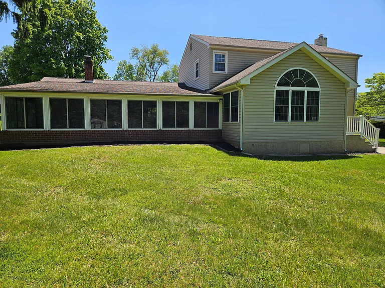 1255 Eagle Rd — Photo 2