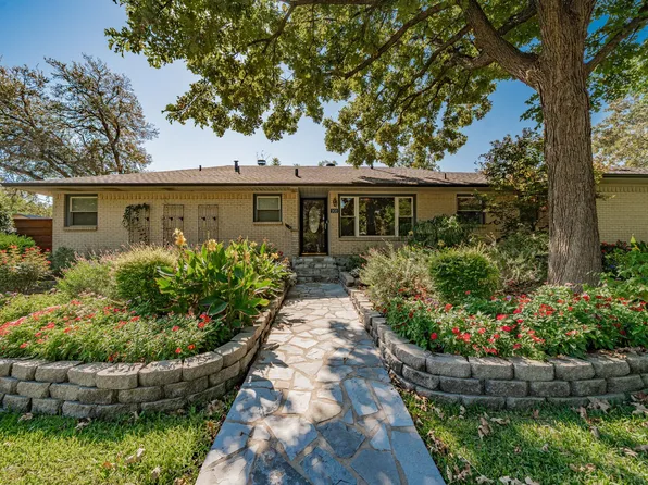 908 Saturn Springs Rd, Garland, TX 75041