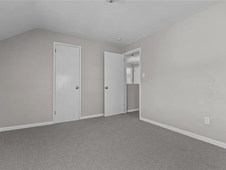 2982 Kestner Ave — Photo 17