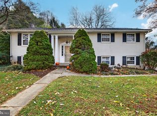 11 Wolf Rd, Akron, PA 17501