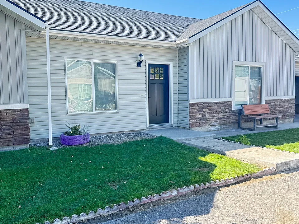 965 Americana Cir