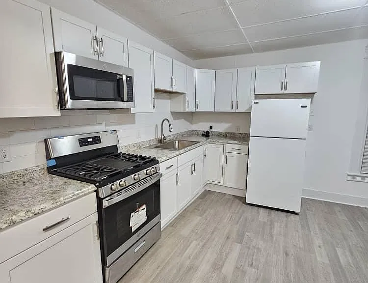 348 Walker St #1 — Photo 50
