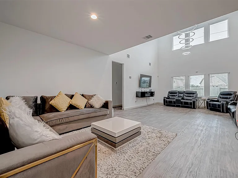 6850 Amber Cliff Ln — Photo 6