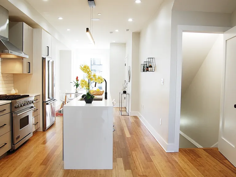 1027 Lamont St NW #1 — Photo 8