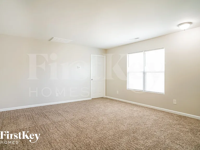 6831 Horseback Ln — Photo 12