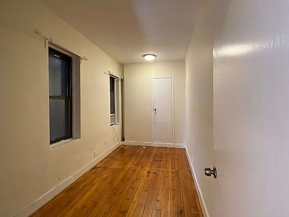 3rd image of 307 E 84th St APT 4