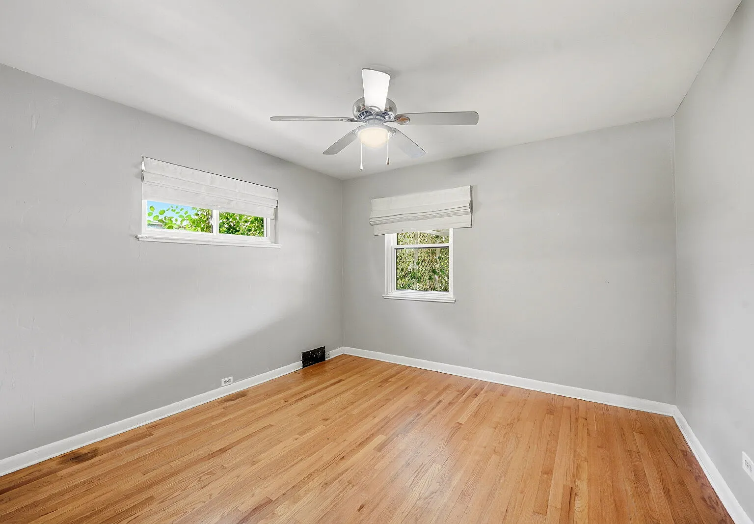 2 bed, 1.0 bath, 1345 sqft, $2,146 — Photo 4