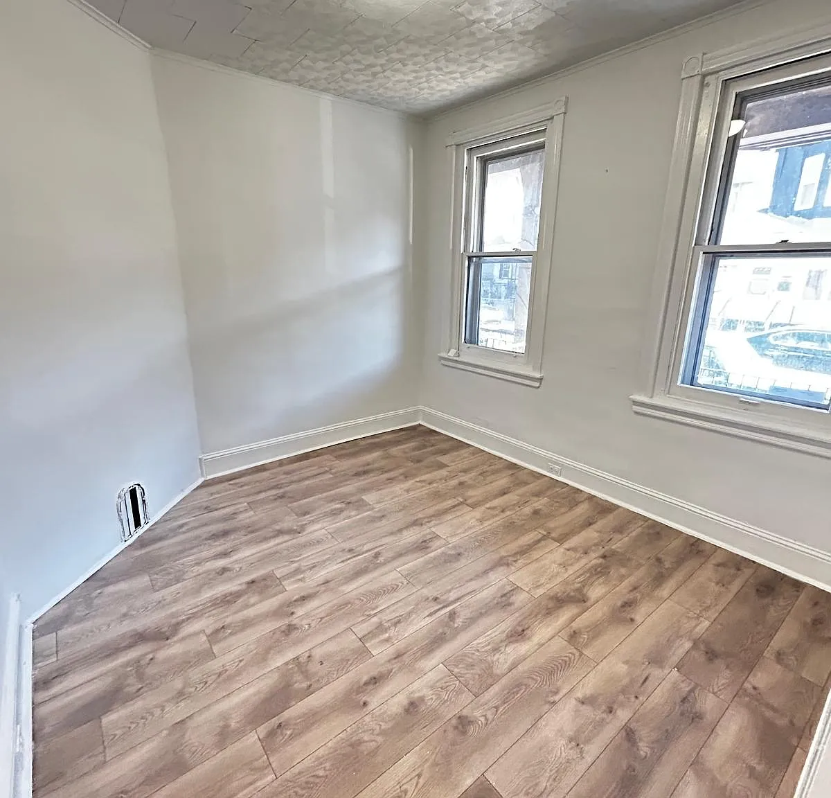 3 bed, 769 sqft, $1,500 — Photo 4