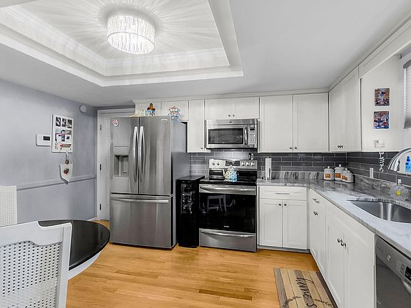 5th image of 407 Rose Ln