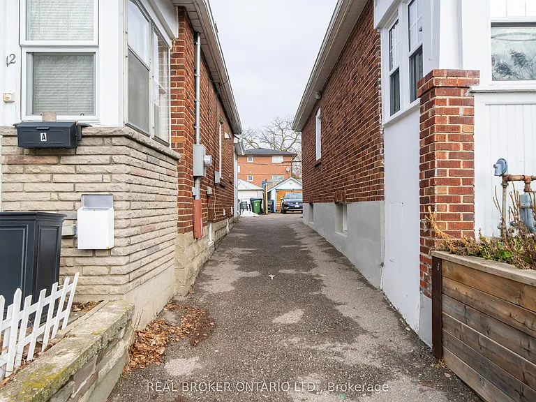 12 Villa Rd #BASEMENT — Photo 24