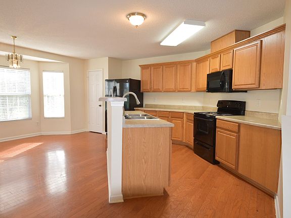 3rd image of 2516 Quarry Ridge Ln