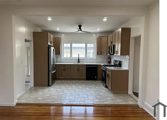 19 1st St #2