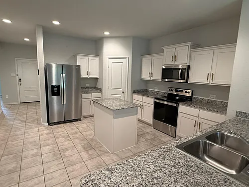 112 Piping Rock Dr Photo 1