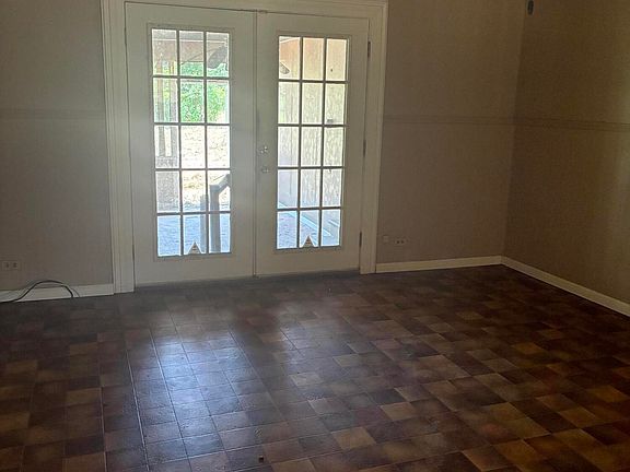 2nd image of 415 Findale Dr