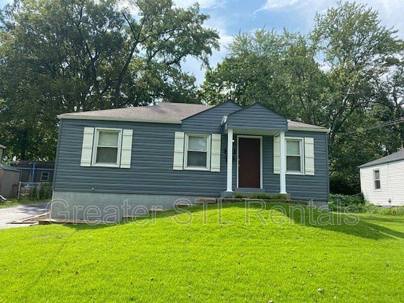 1st image of 2805 Wismer Ave