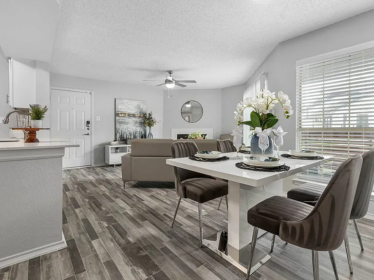 600 Legacy Dr — Photo 3