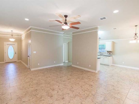 Living room/entryway