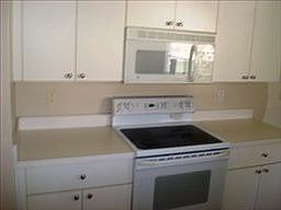 2nd image of 7525 Stoneybrook Dr APT 927