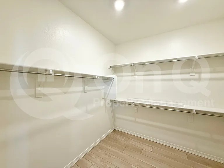 2980 E Augusta Ave — Photo 24