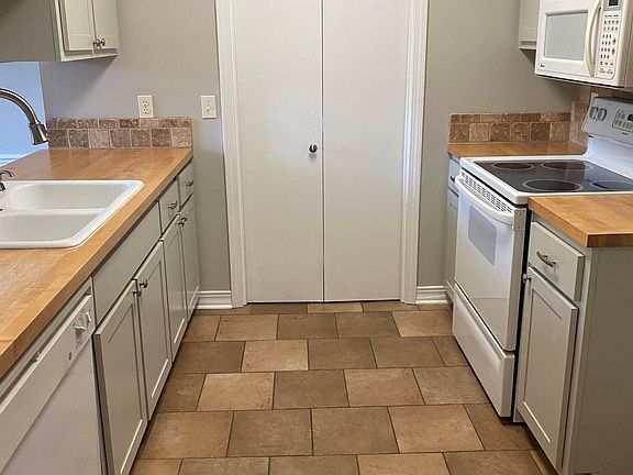 4th image of 55 Woodlake Dr #55