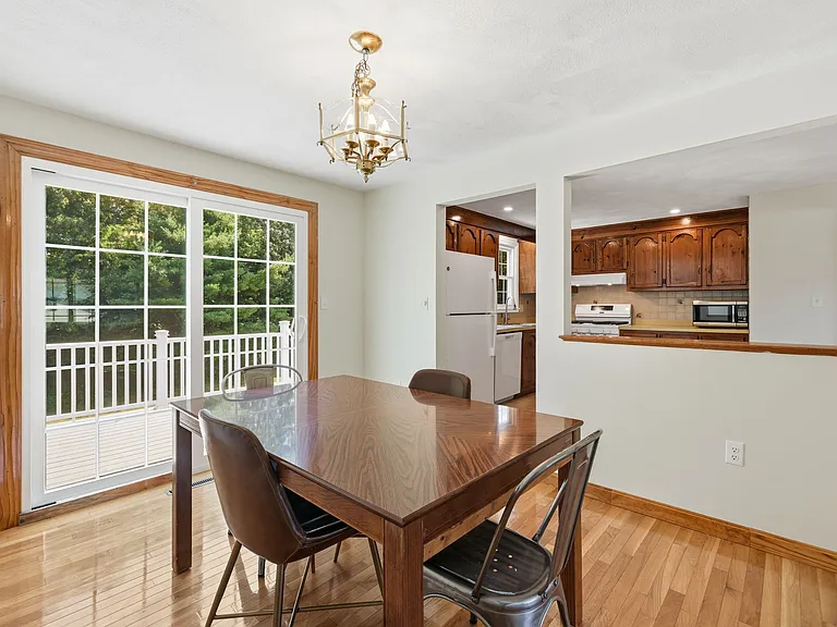 121 Rolling Ridge Ln — Photo 8