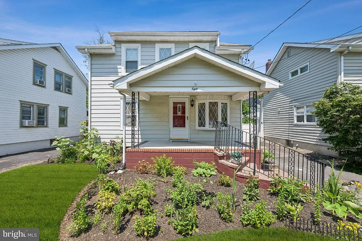 8 Rudner Ave photo 1