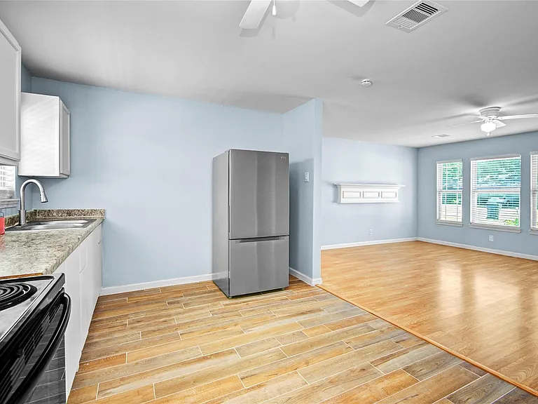 8921 Oak Knoll Ln — Photo 22
