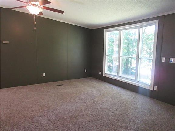 5th image of 503 Charles Pl NW