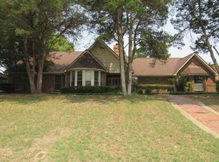 1023 Greenbriar Ln, Duncanville, TX 75137