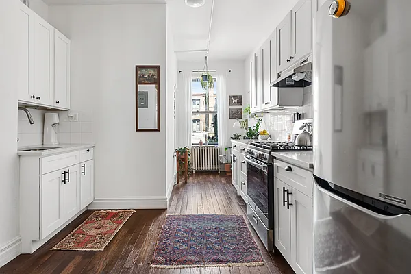 Sold by Compass | media 6