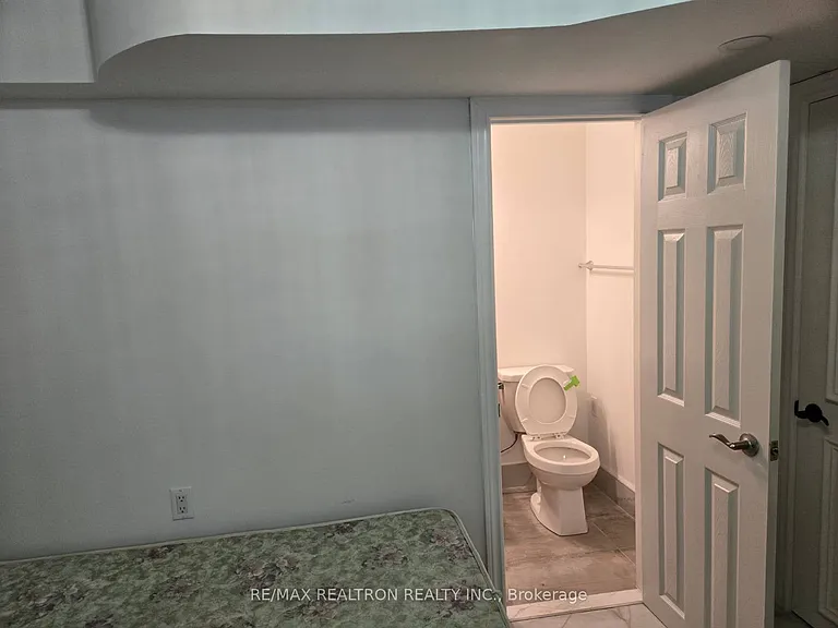 38 Collingsbrook Blvd #2 — Photo 7