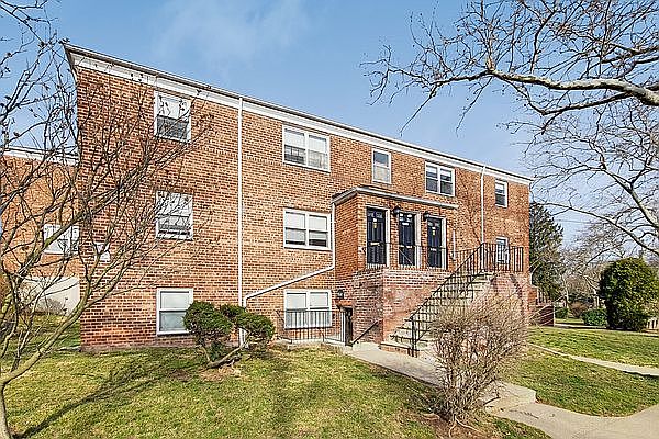 1st image of 550 Howard Ave APT 1B