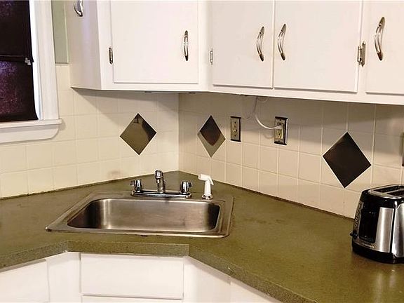 3rd image of 84 Evans Ave