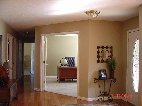 5th image of 340 Fairway Dr