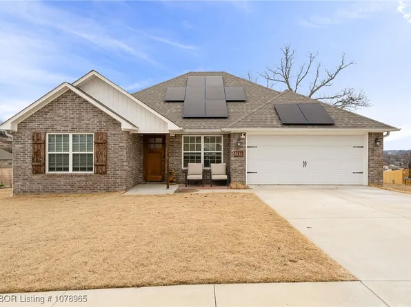 2131 Wisteria Ln, Van Buren, AR 72956