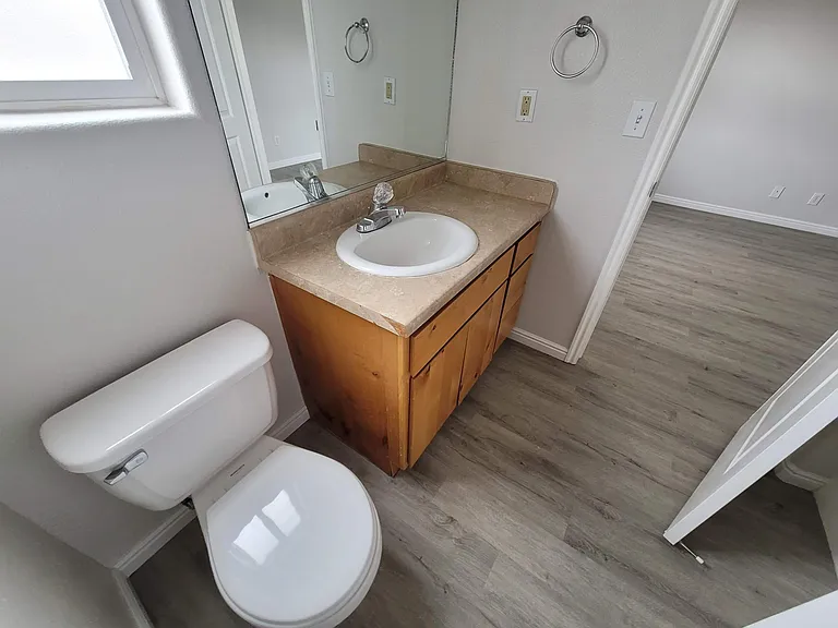 858 S 170 W #A — Photo 10