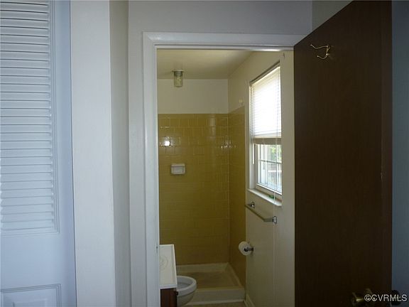 5th image of 7479 Jennifer Ln